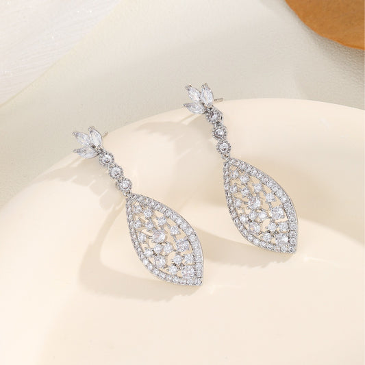 Hollowed Fashion Popular Zircon Earrings