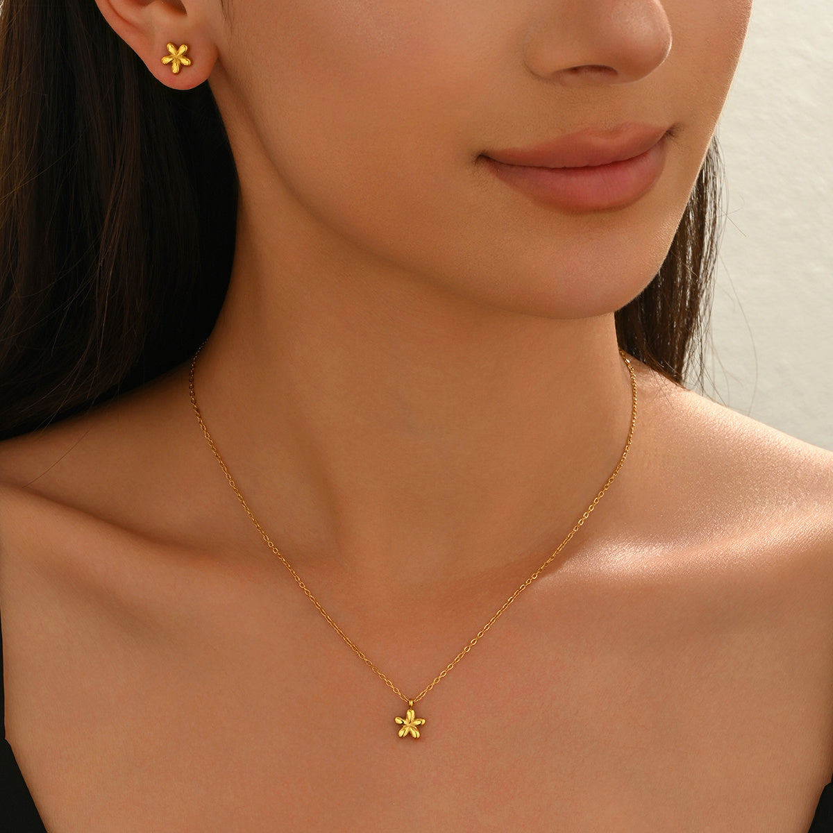 Lxalry 18K Gold Plated 5 Petal Floral Mirror Jewelry Set Hypoallergenic Skin Safe Necklace Stud Earrings For Daily Date Night Never Fade Adjustable Luxury Gift