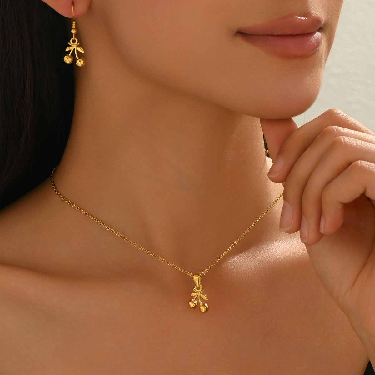 Lxalry 18K Gold Plated Cherry Mirror Jewelry Set Hypoallergenic Skin Safe Necklace Drop Earrings Never Fade Adjustable Luxury Gift For Evening Wear